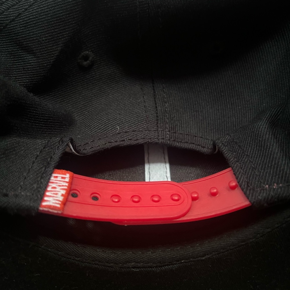 Deadpool Marvel SnapBack - Picture 4 of 5